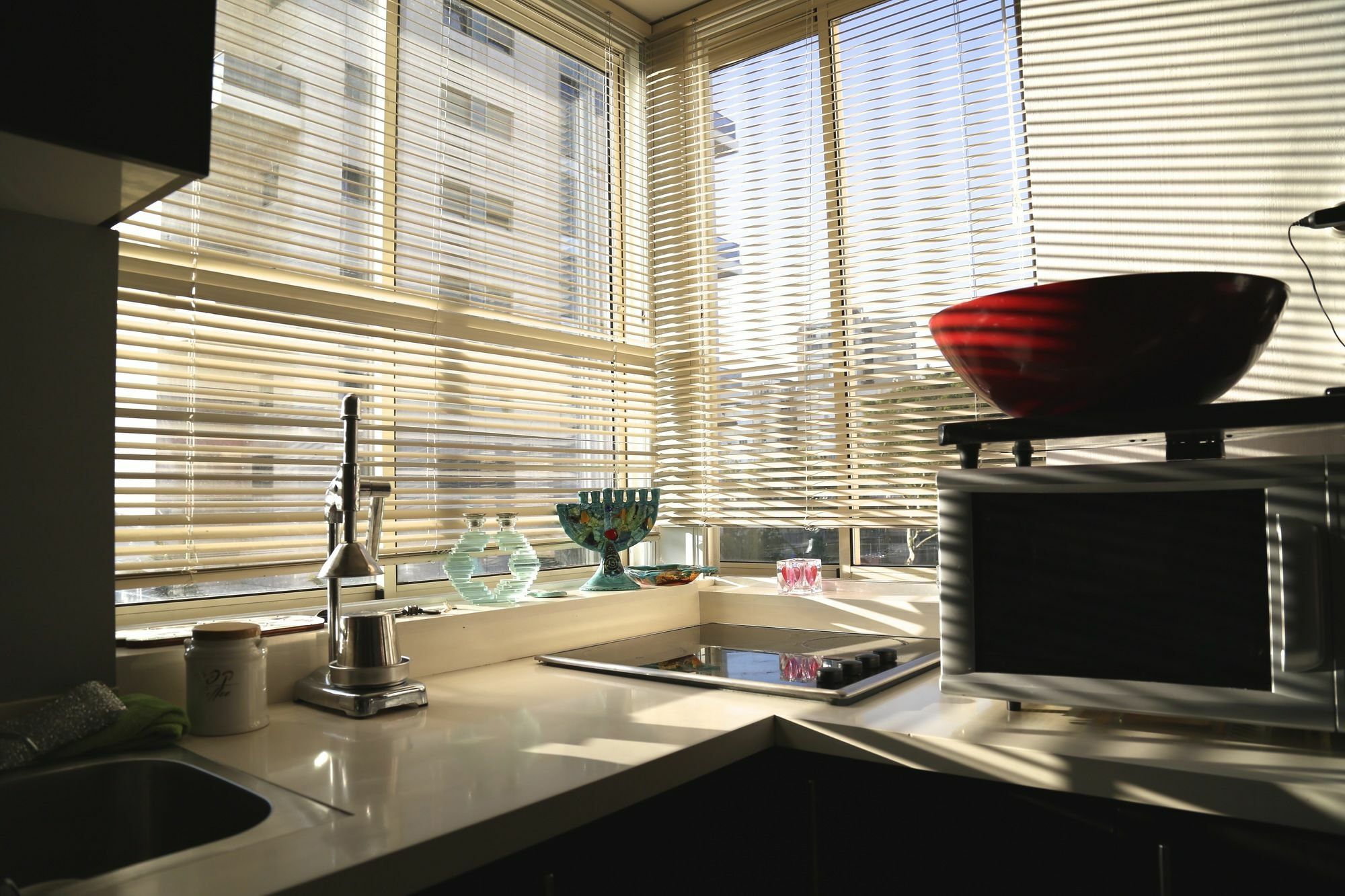 Holyguest - Adam Hacohen Apartment *