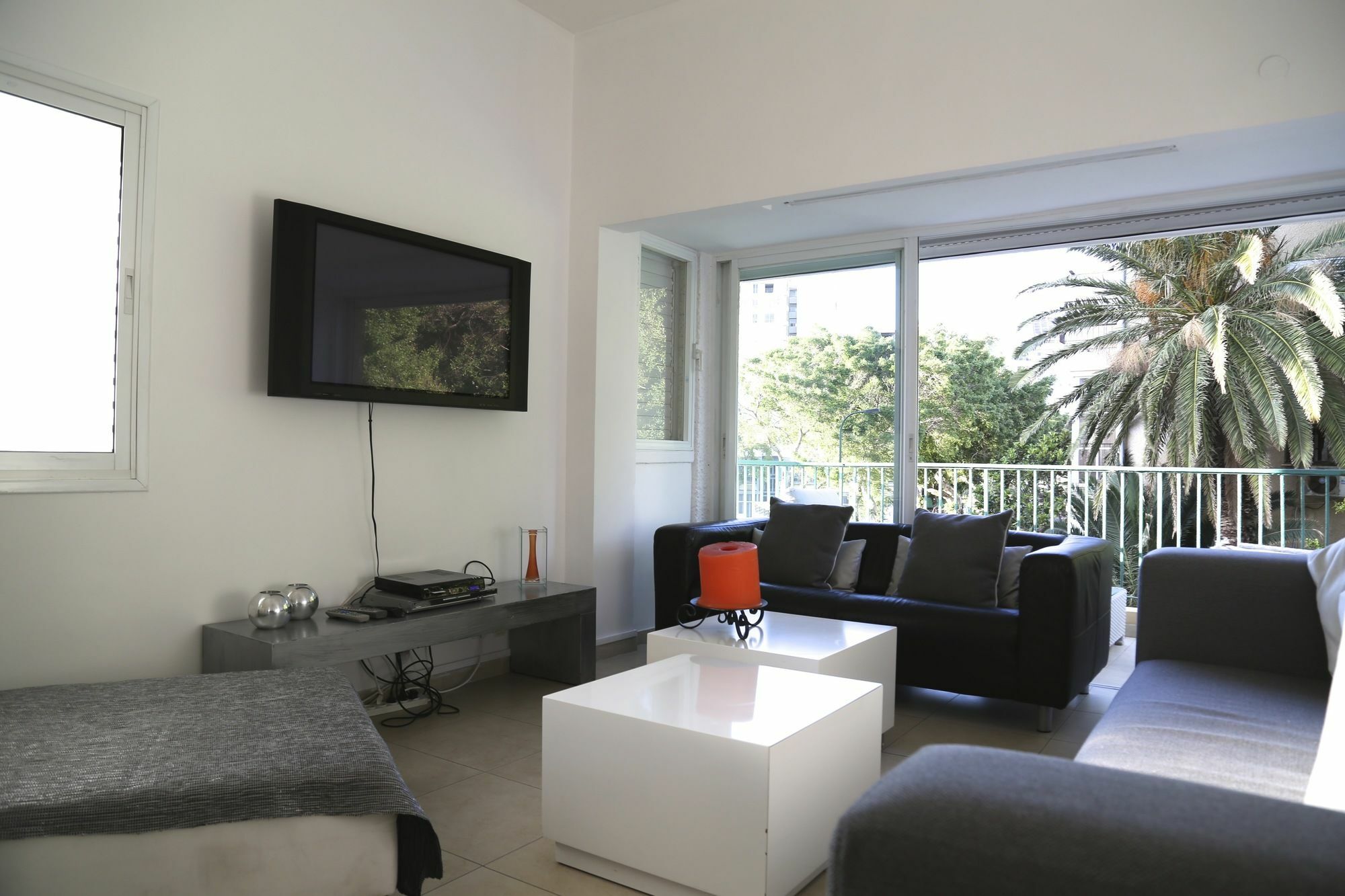 Holyguest - Adam Hacohen Apartment Tel Aviv